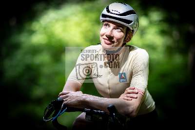 Fotoshooting mit Triathletin Annika Koch; Saarbruecken, 16.06.2025